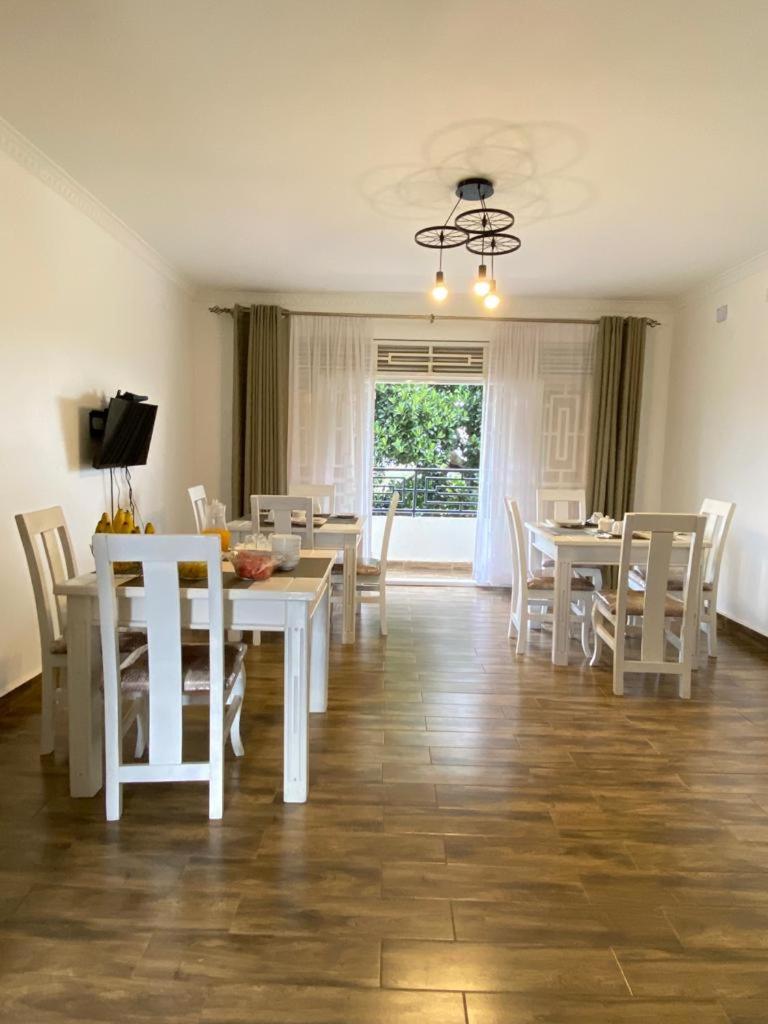 Nimaro Courts - Housity