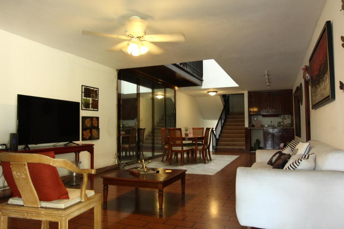 DUPLEXU PANAMA Homestay - Housity
