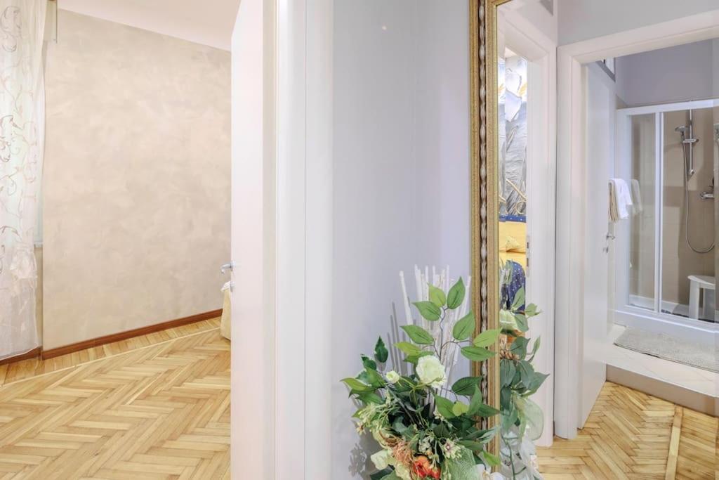 La Vie en Rose - Housity