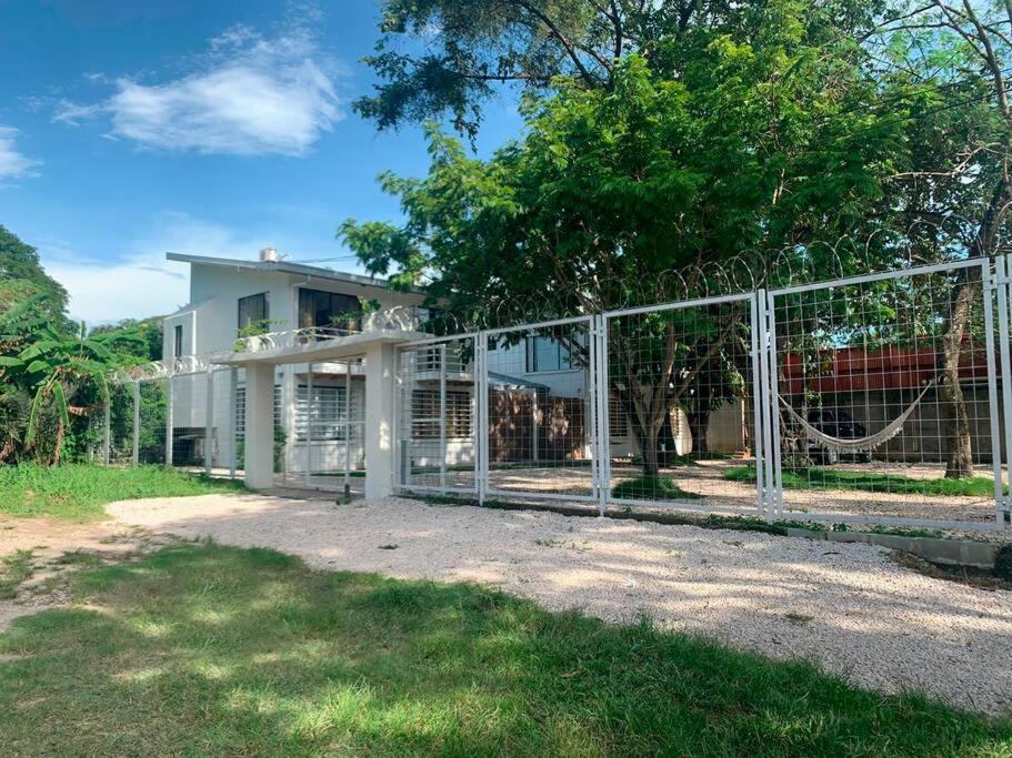 Casa Buda Liberia Cerca del Aeropuerto - Housity