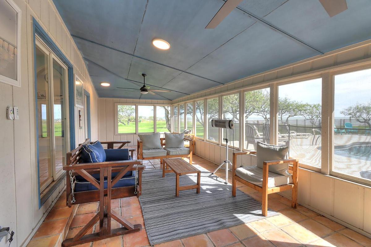 Copano Bay Retreat - Housity
