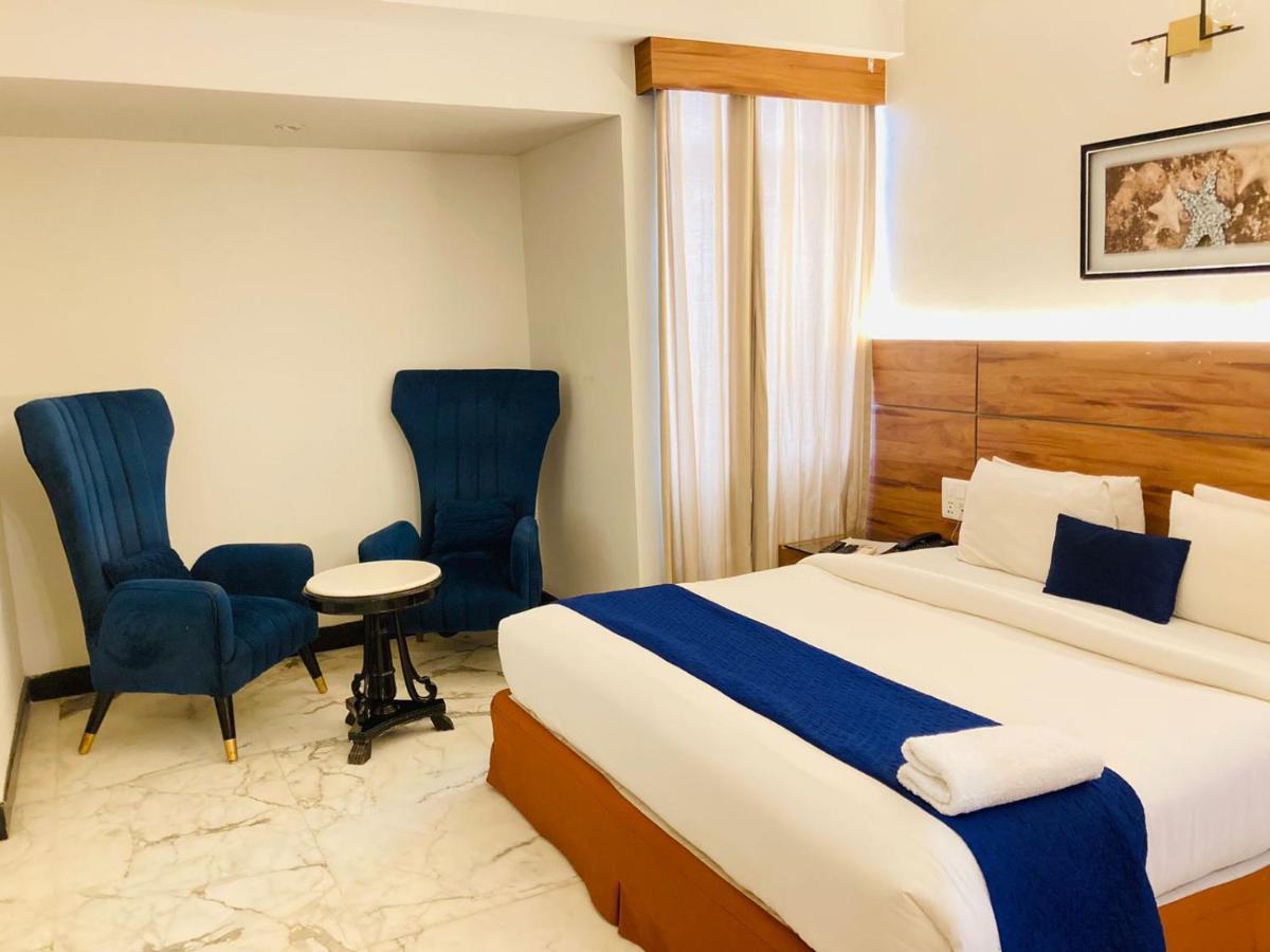 Hotel Aman Palace - Housity