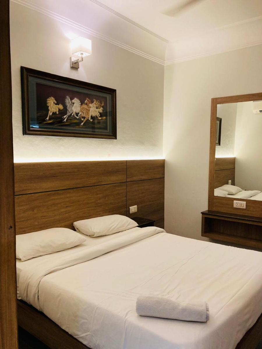 Hotel Aman Palace - Housity