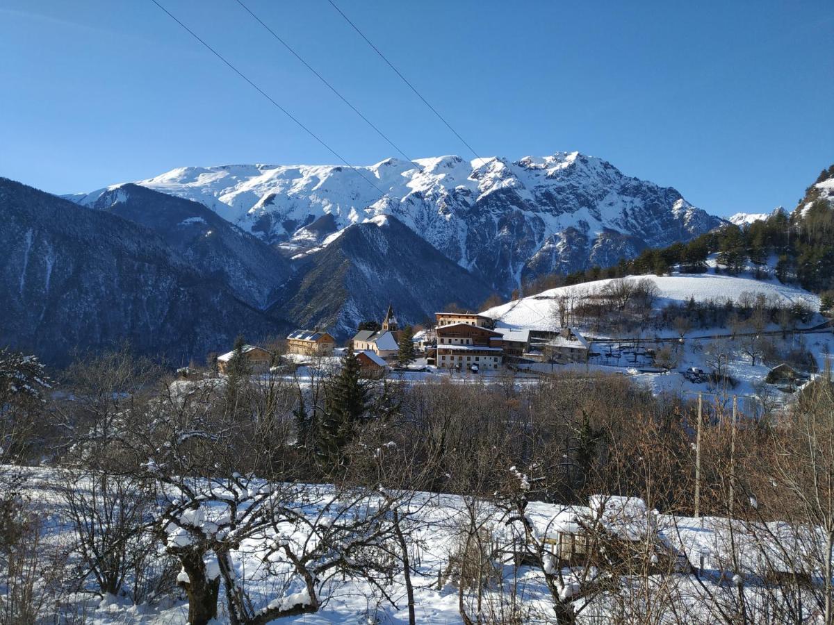 Appartement rez de jardin montée de l'alpe d'Huez - Housity