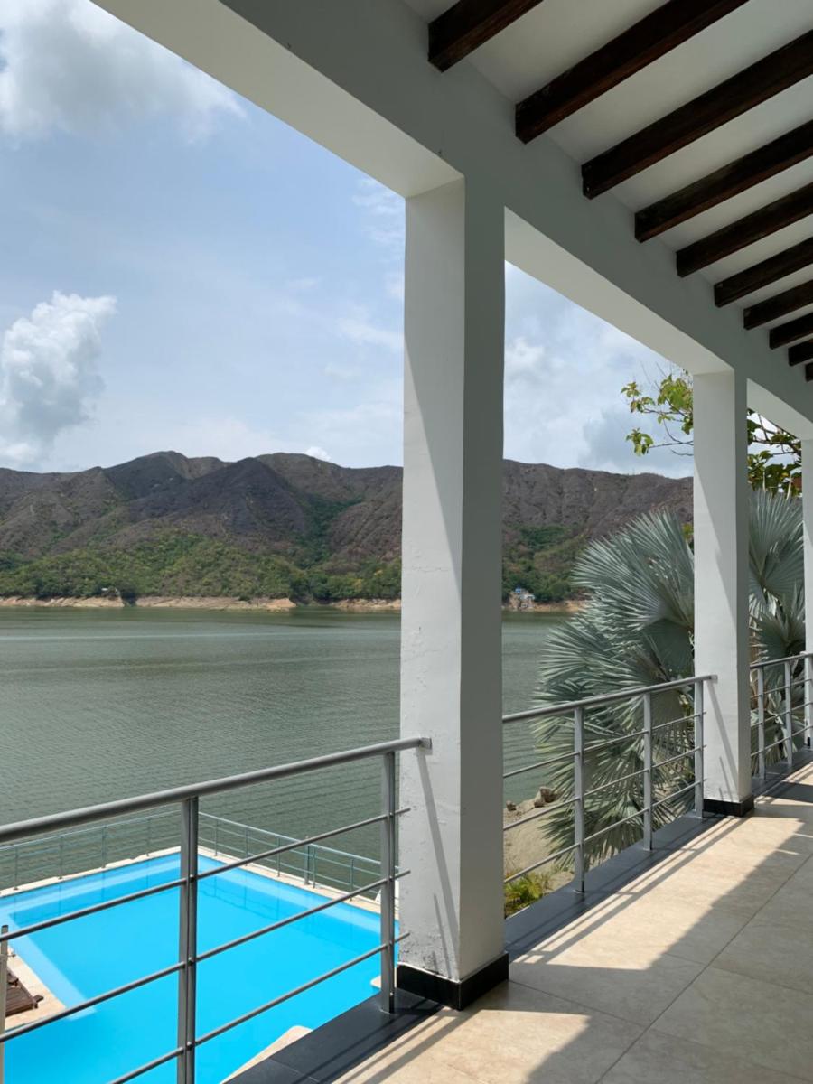 Hotel La Isla - Housity