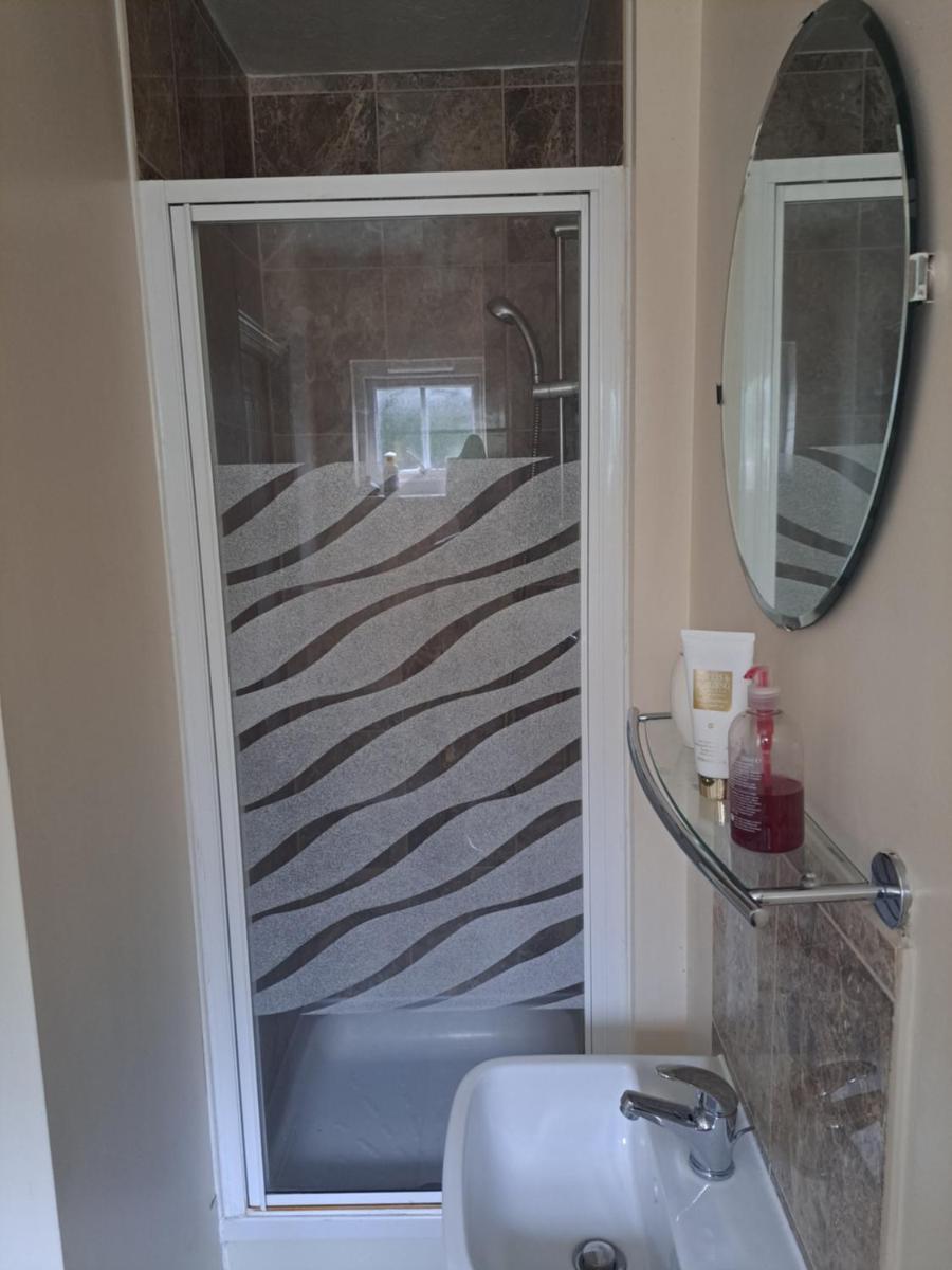 Hawkins Guest House - Private Shared Property - Housity
