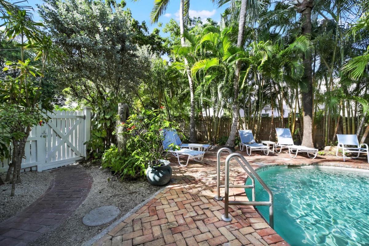Tranquillity Guest House - Housity