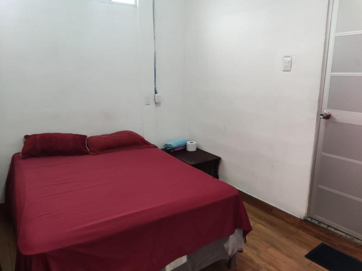 Hostal Santa Marta - Housity
