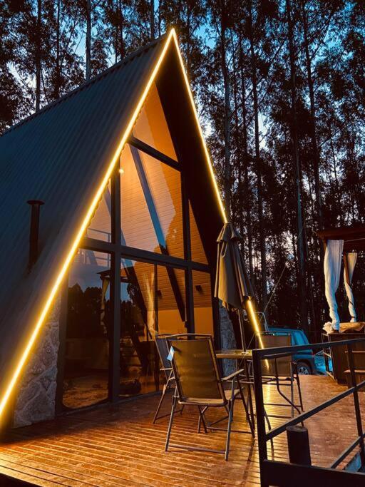 Cabana Raízes: A-Frame com vista para as montanhas - Housity