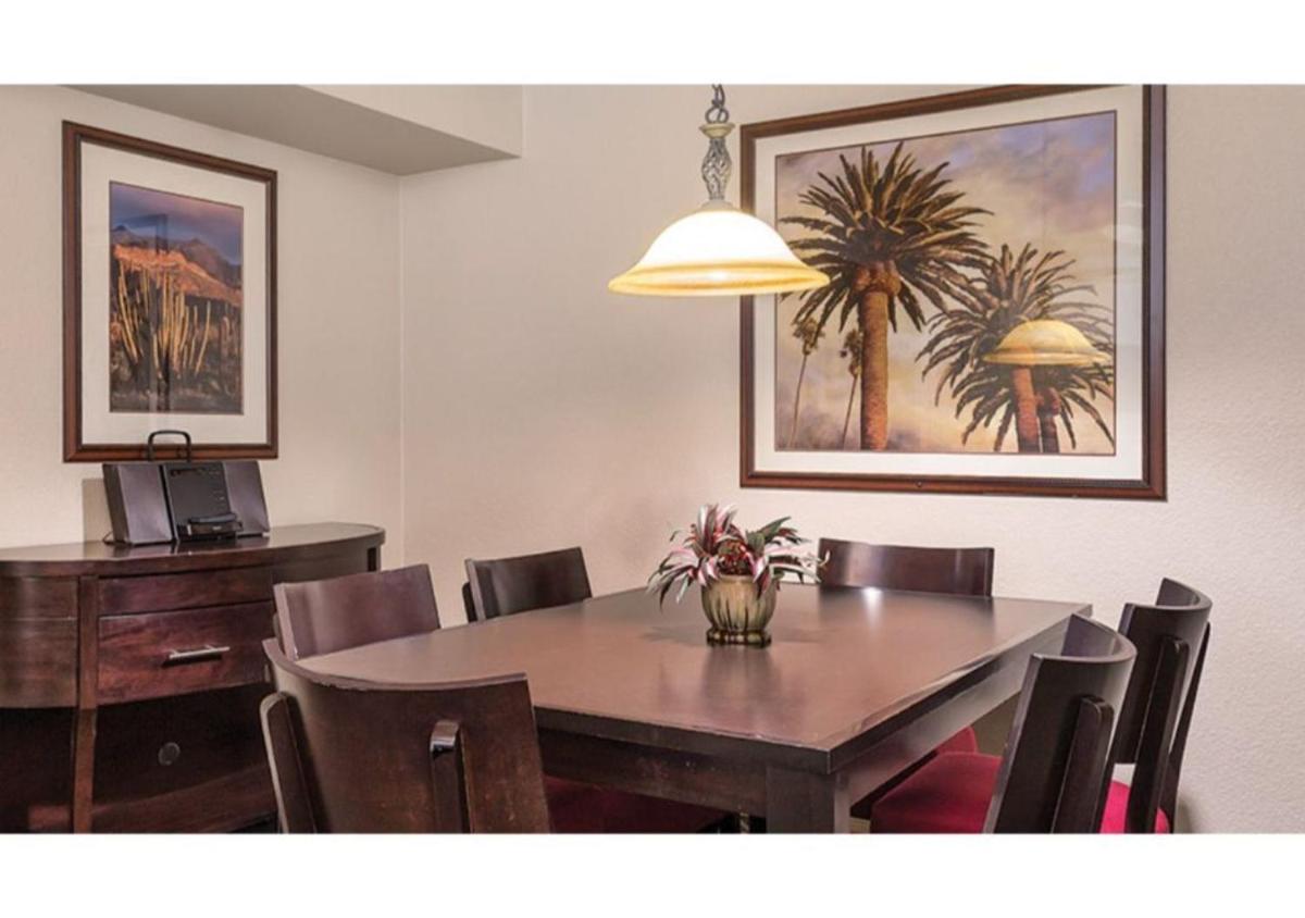 Relax Adobe-Style, Your Deluxe Condo, minutes from the Strip - Special Offer Now! - Housity