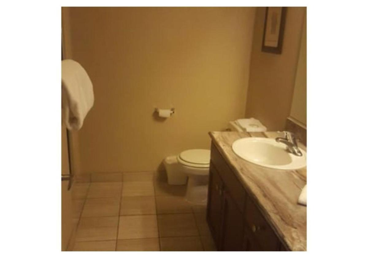 Relax Adobe-Style, Your Deluxe Condo, minutes from the Strip - Special Offer Now! - Housity