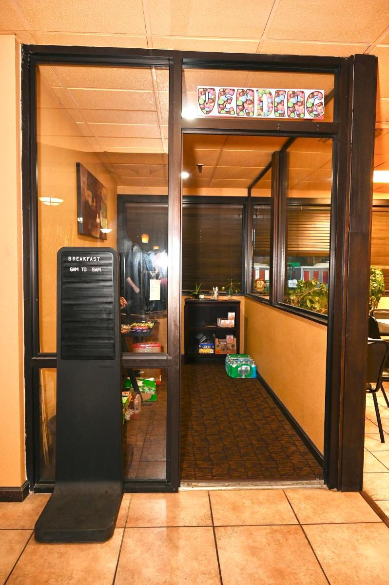 Fortune Inn & Suites - Housity