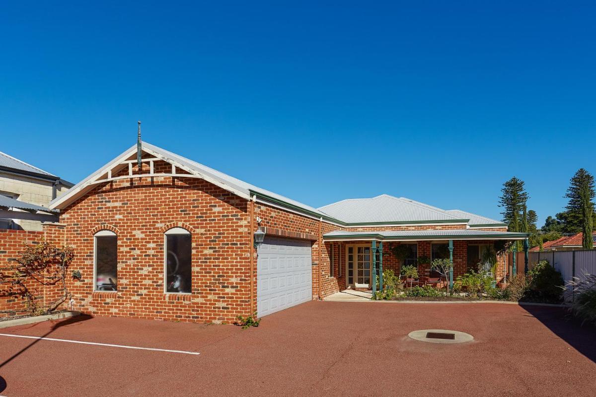 Durham Lodge Bed & Breakfast - Housity