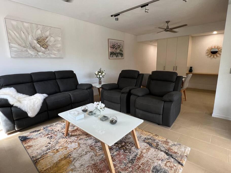 Luxury Waterfront Apartment (2 bedrooms) - Housity