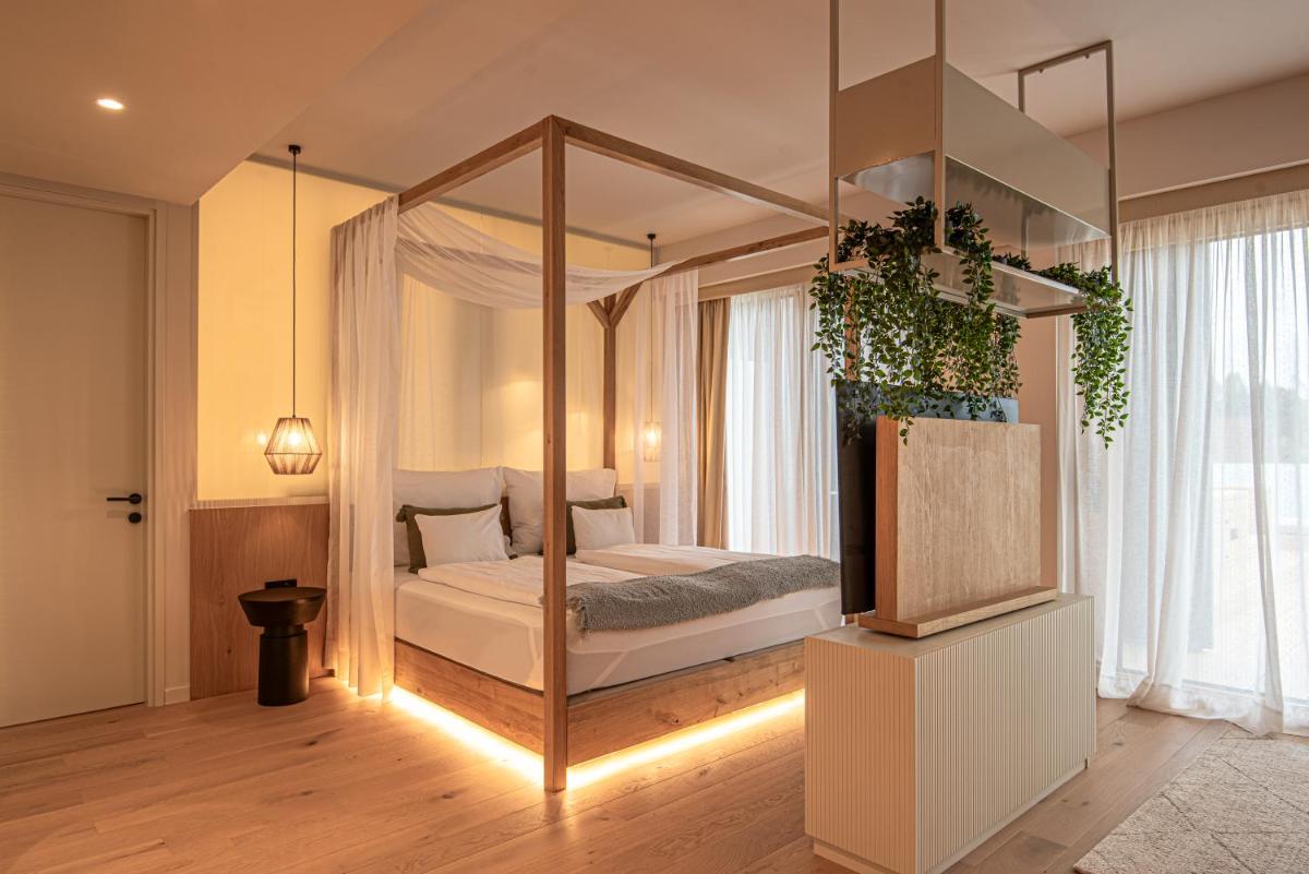 REED Luxury Hotel by Balaton - Housity