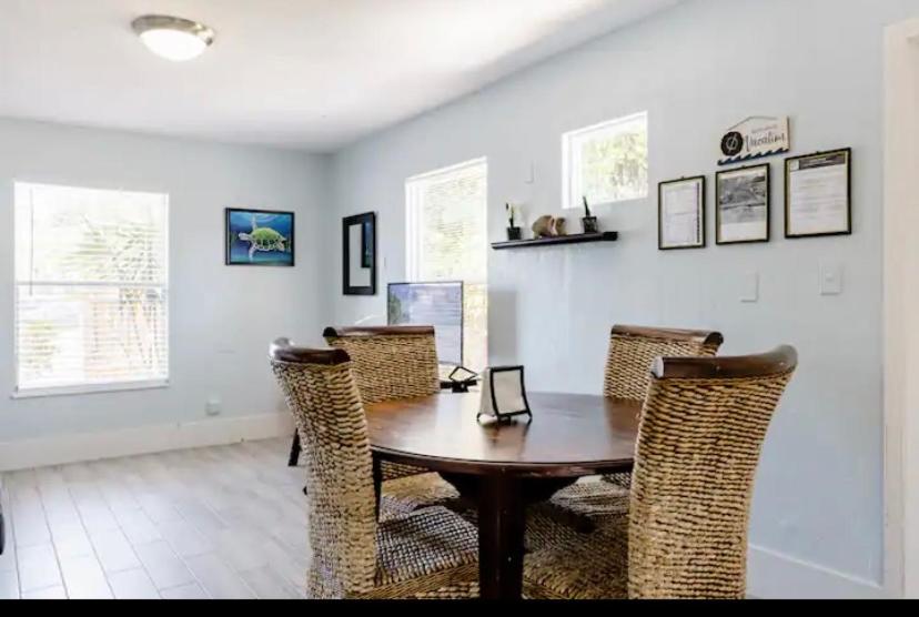 One bedroom apt with private patio near Fort Lauderdale beach - Housity