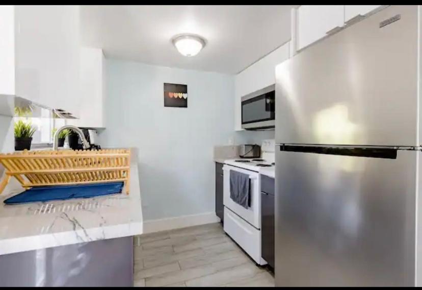 One bedroom apt with private patio near Fort Lauderdale beach - Housity