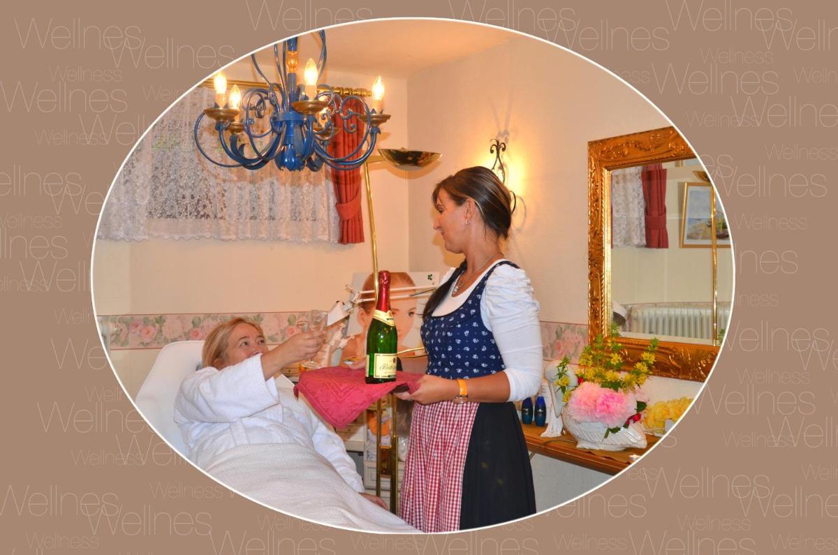 Gäste, die in der Unterkunft Wellness und Romantik Hotel Helmboldt übernachten