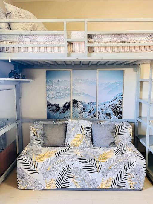Suitetrails - Spacious Condo, High Speed WIFI, Near Airport and CCLEX