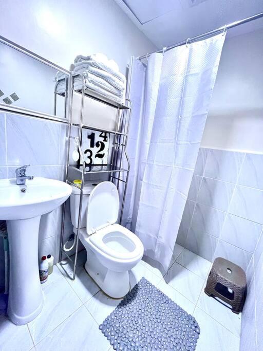 Suitetrails - Spacious Condo, High Speed WIFI, Near Airport and CCLEX