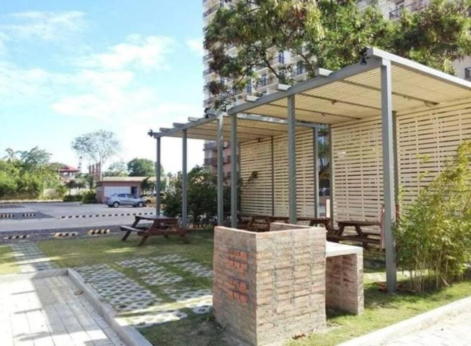 Suitetrails - Spacious Condo, High Speed WIFI, Near Airport and CCLEX