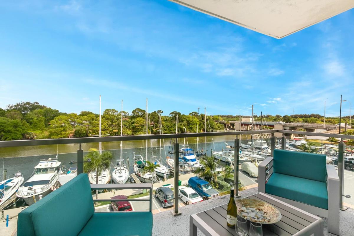 Dolphins Vacation Rental - Housity