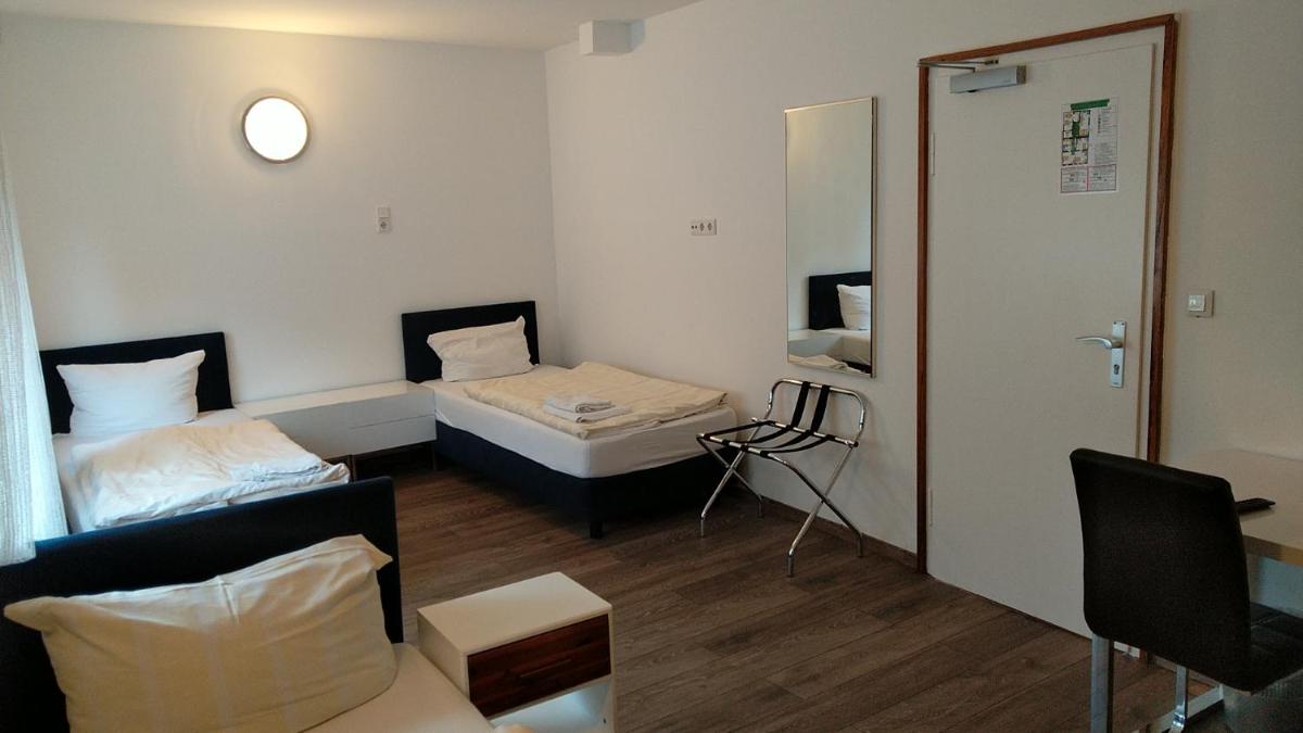 Hotel Zentrum - Housity