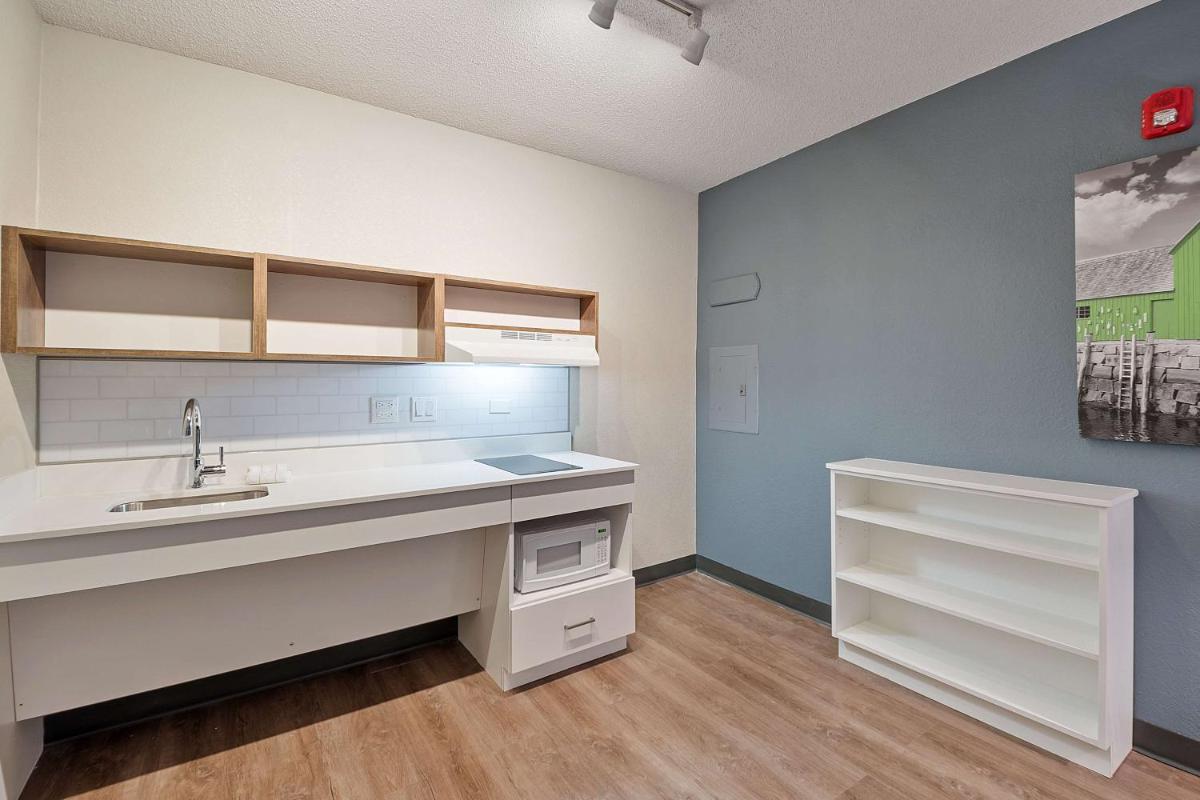 Extended Stay America Suites - Miami - Airport - Blue Lagoon - Housity