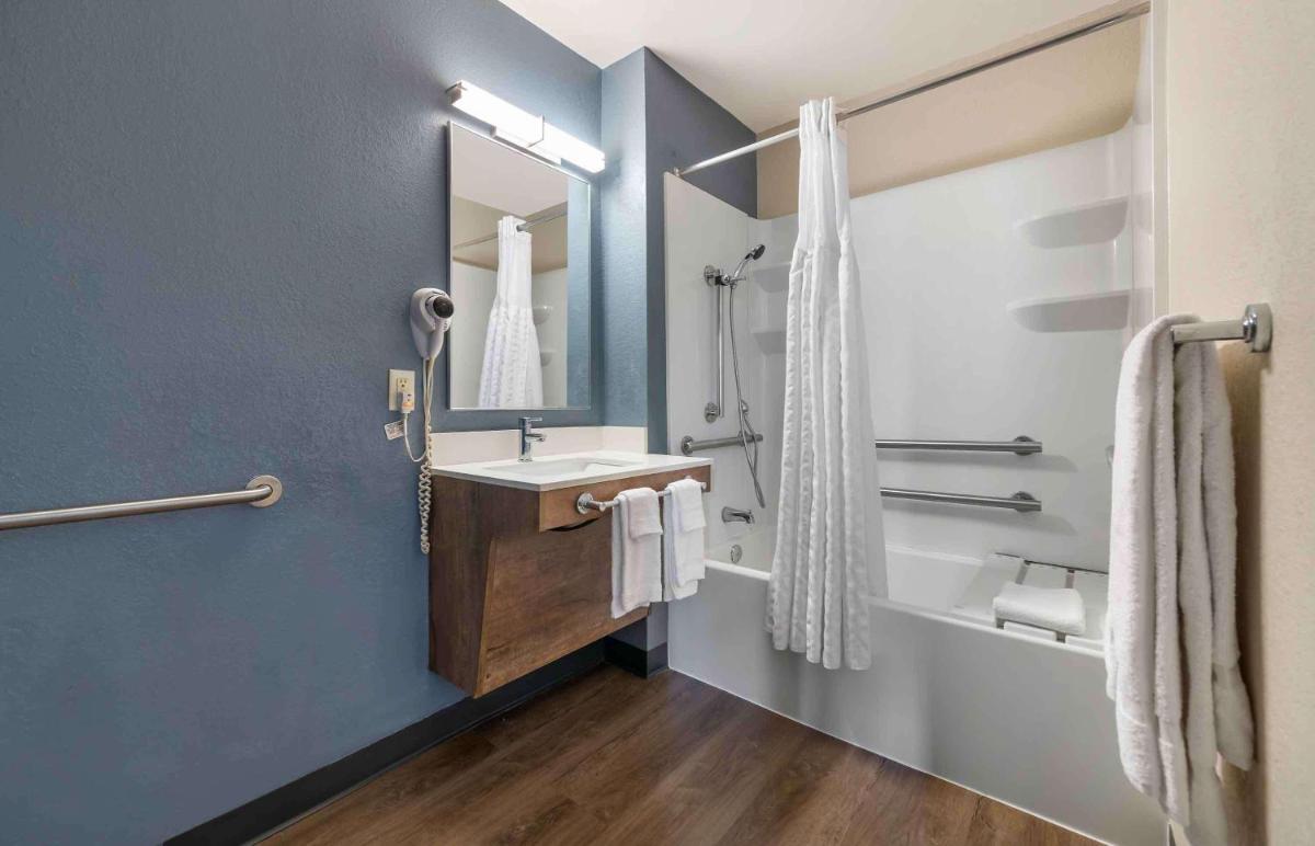 Extended Stay America Premier Suites - Miami - Airport - Doral - 25th Street - Housity