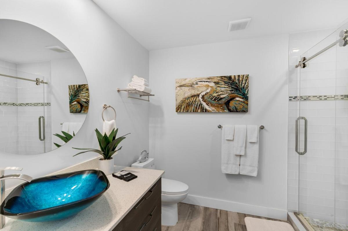 Dolphins Vacation Rental - Housity