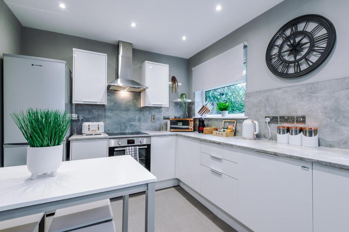 Poplar House, Bamber Bridge, Preston - Housity