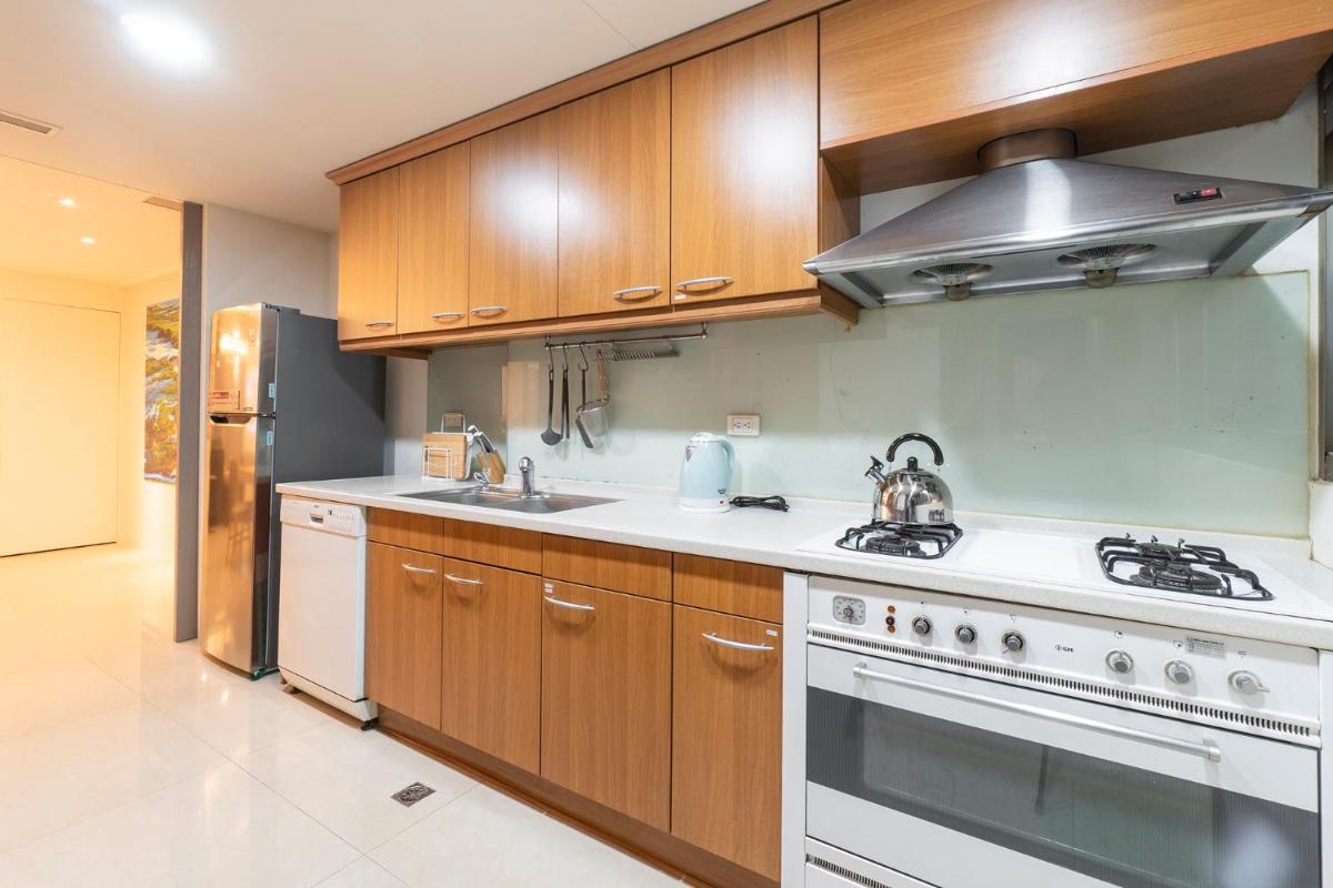 3B2b Warm Cinema Home 4 Min to Xinyi Anhe MRT 三房二衛 投影機 4分到信義安和站 - Housity