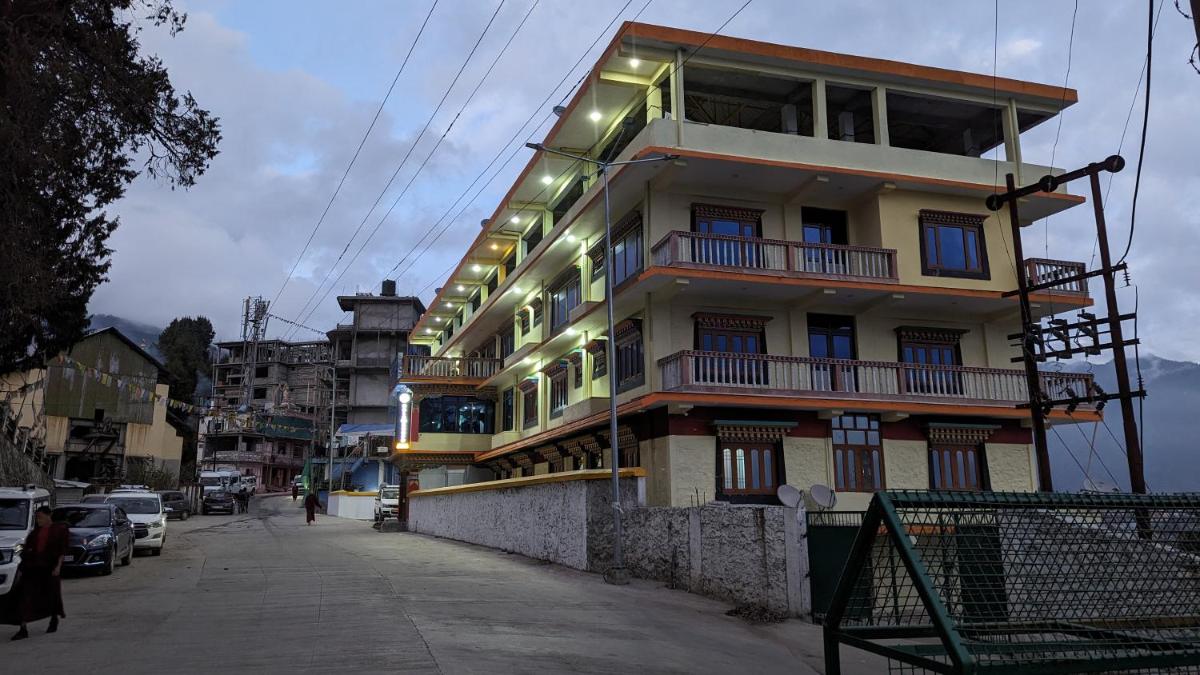Hotel Kalawangpo - Housity