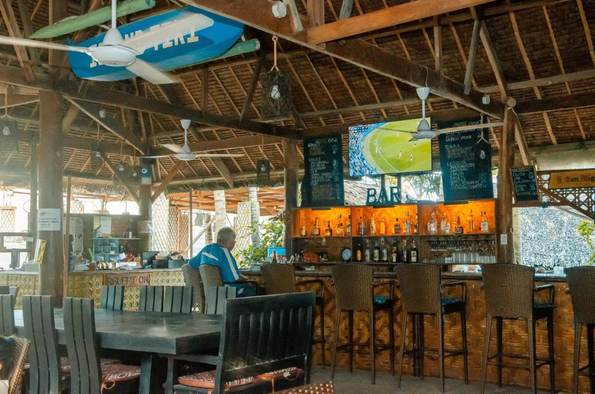 Island Tiki Paradise Resort - Housity