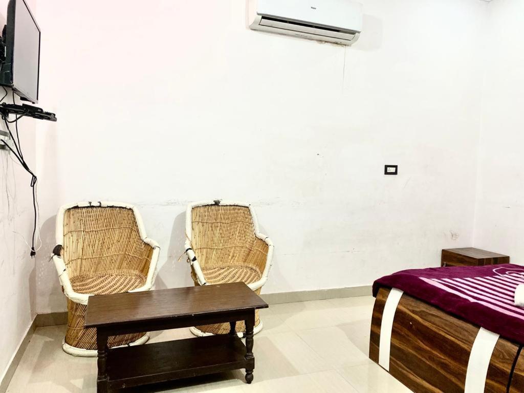 Hotel Natures Nest - Housity