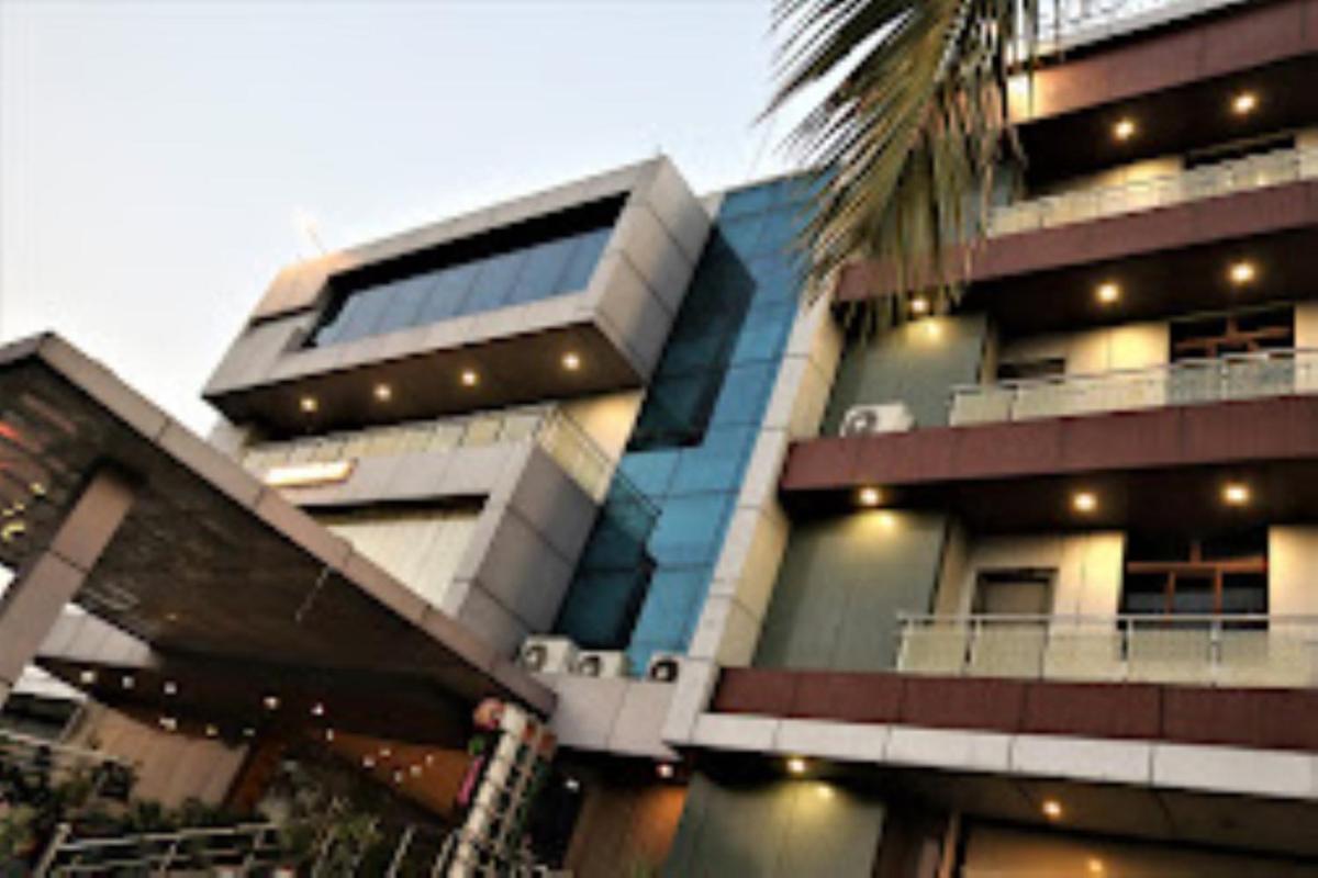 Hotel Vaishnavi Heights,Manjurahi - Housity
