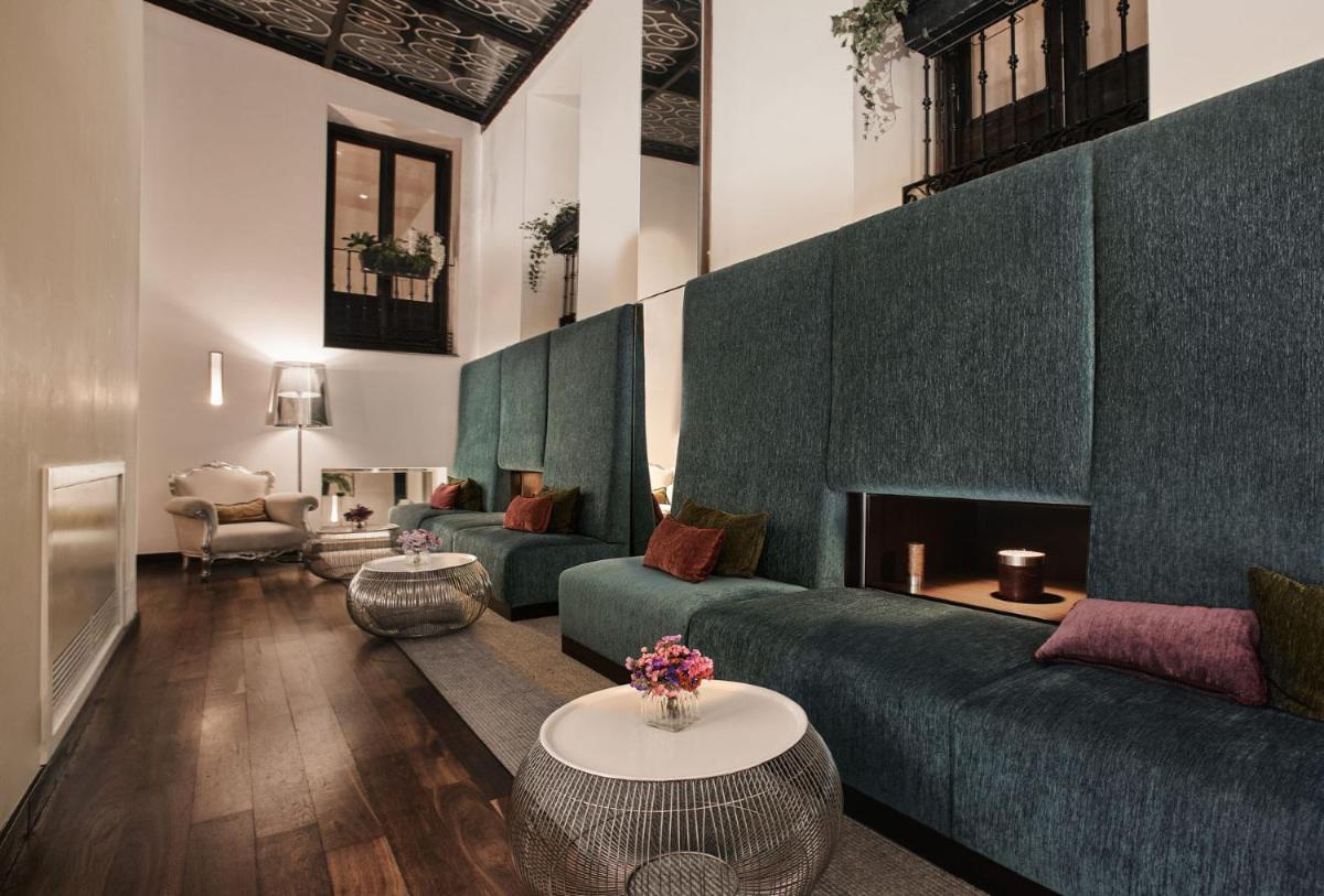 Zona de estar de Hospes Puerta de Alcalá, a Member of Design Hotels