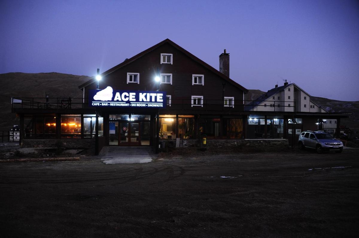 ACE KITE HOTEL - Housity