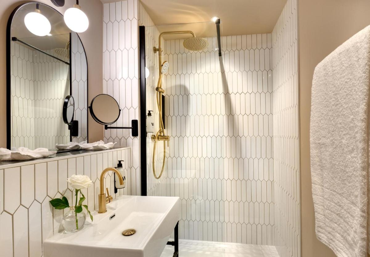 Salle de bains dans l'établissement Hôtel Artemisia Montmartre