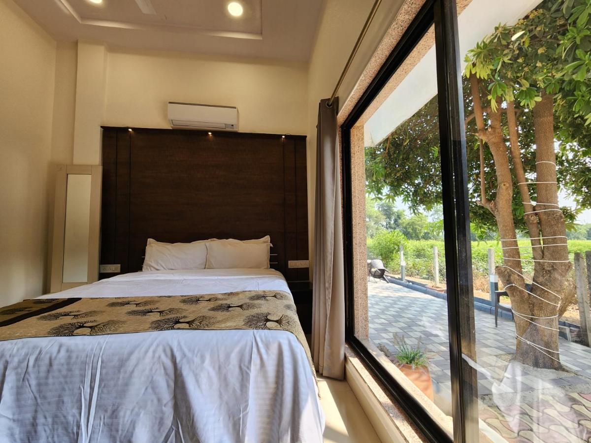 Teakwood Farms - Housity