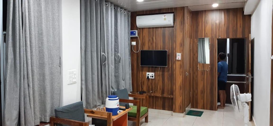 Hotel RAJVIHAR - Housity