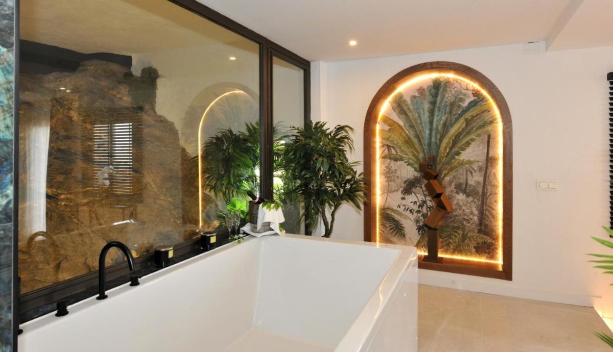 Hotel Salobreña Suites - Housity