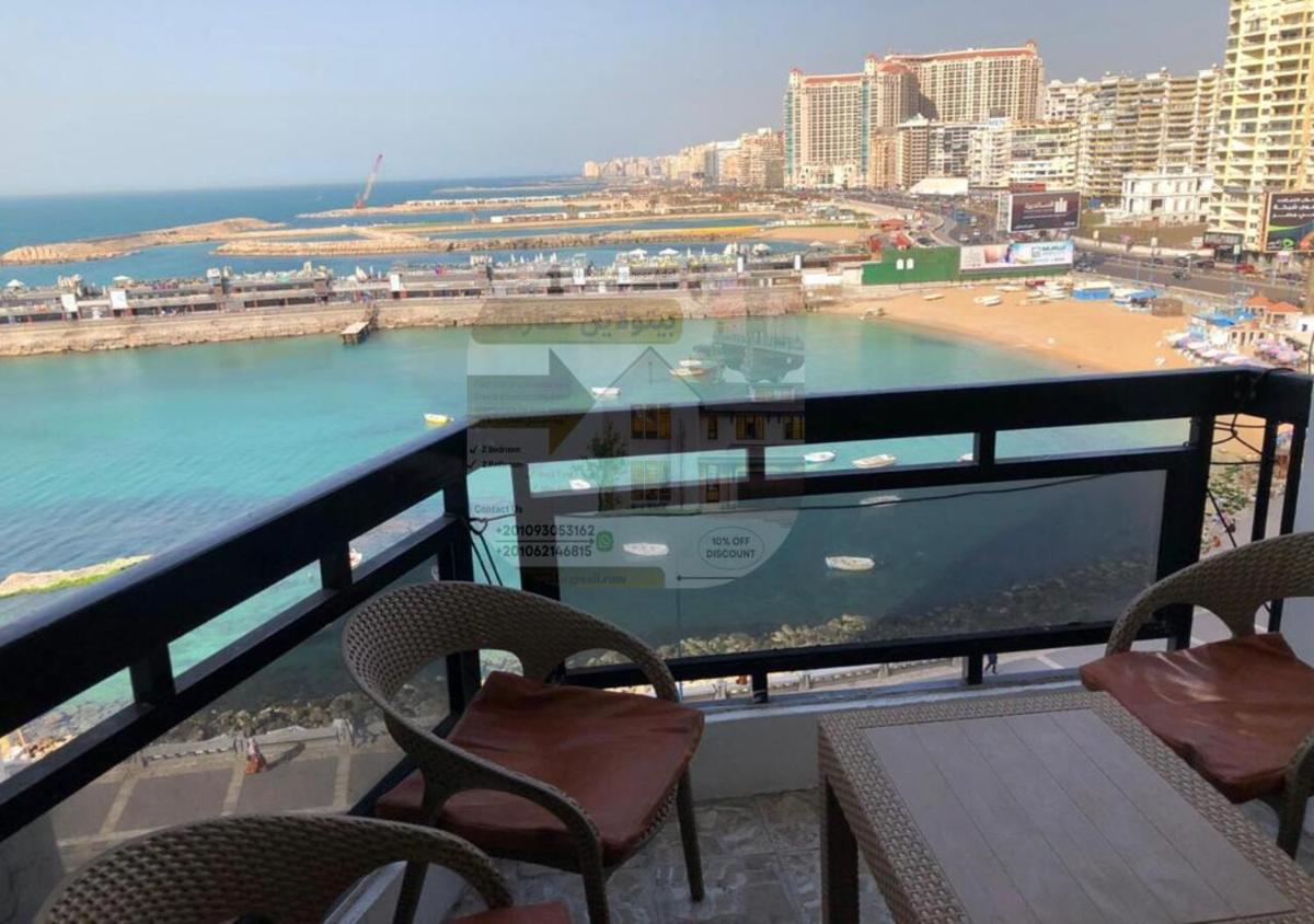 شقه بانورام مميزه في ارقى الاماكن على البحر مباشره - Housity