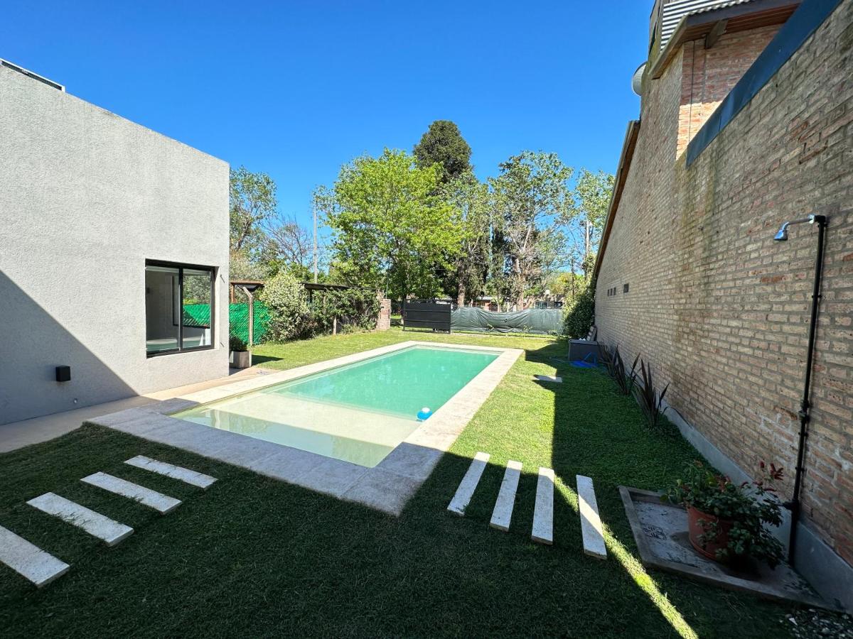 Casa con piscina en Roldán - Housity