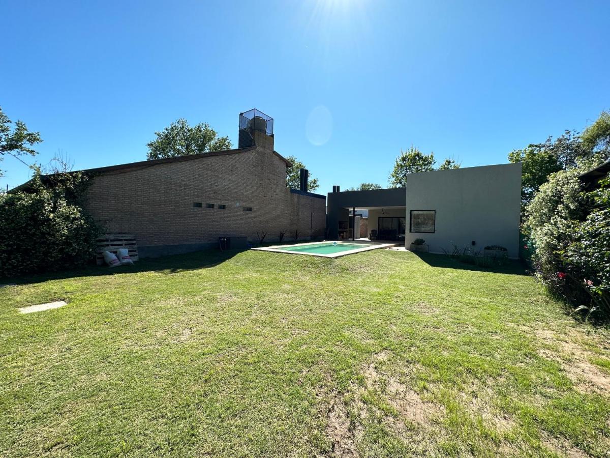 Casa con piscina en Roldán - Housity