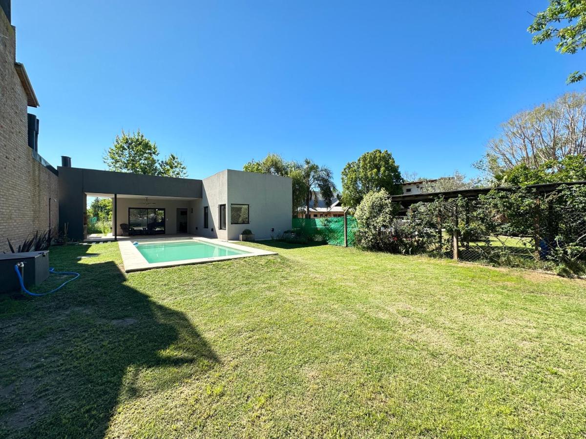 Casa con piscina en Roldán - Housity