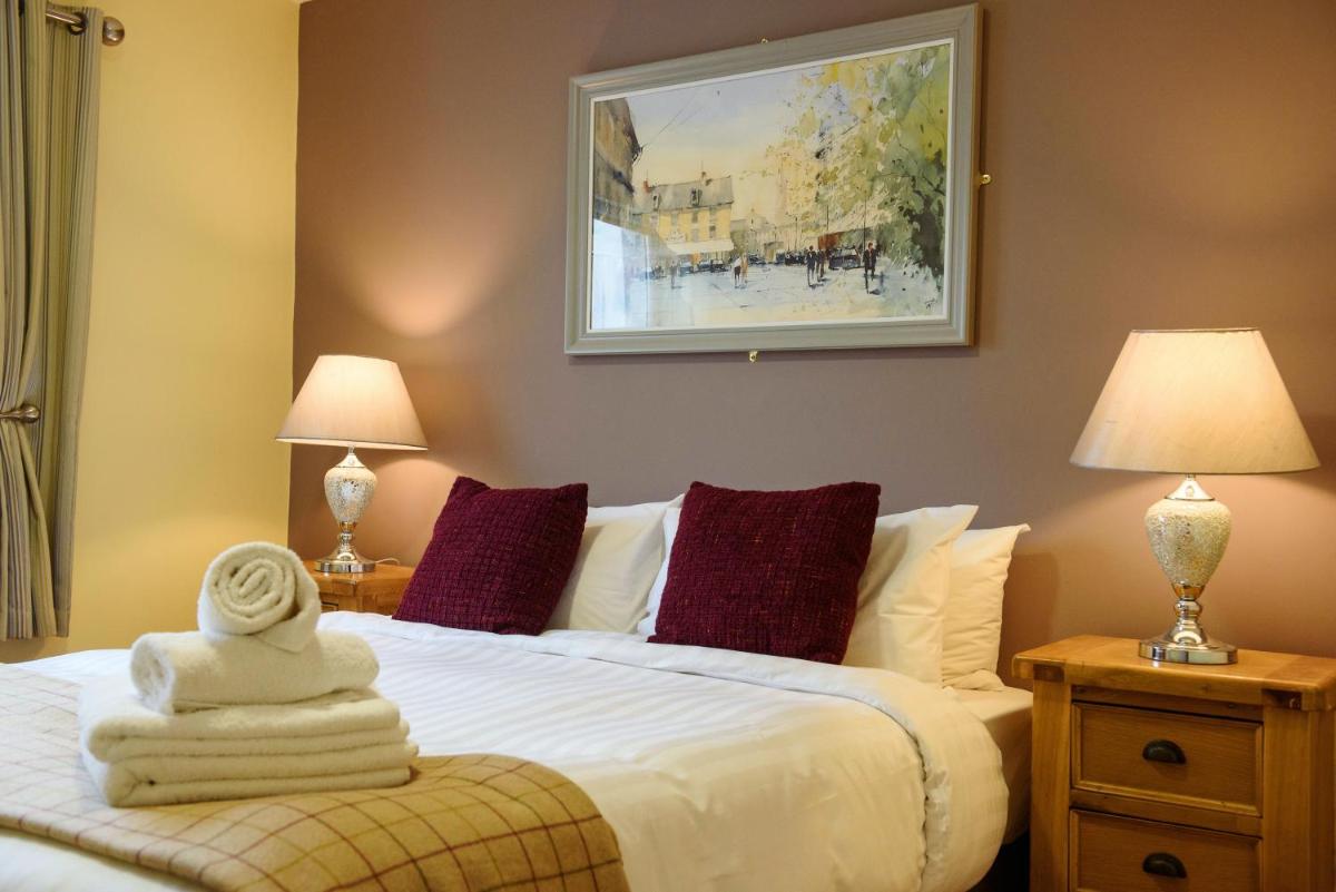 Waterfront Self Catering Houses - Housity