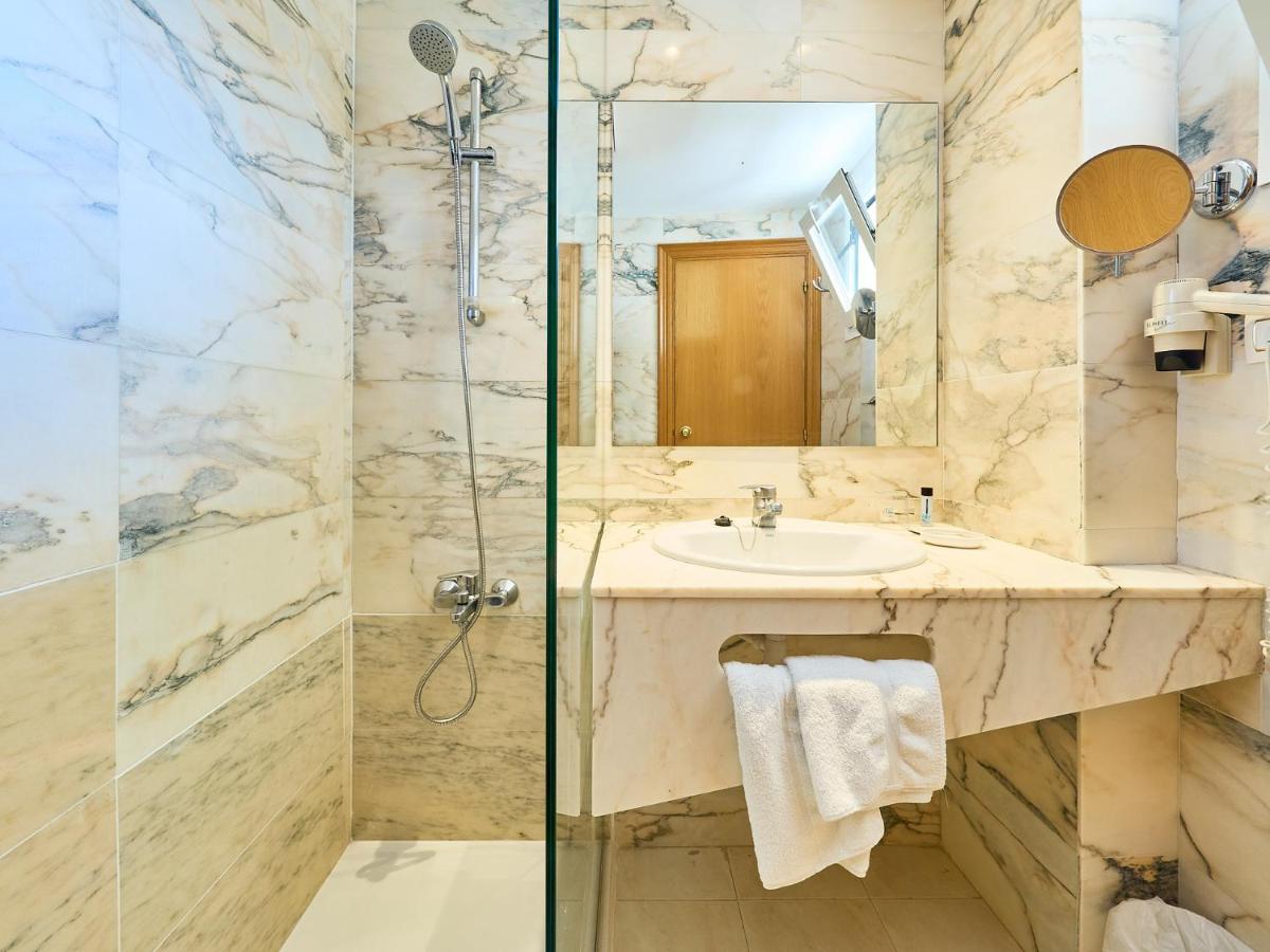 Un baño de Mònica Hotel