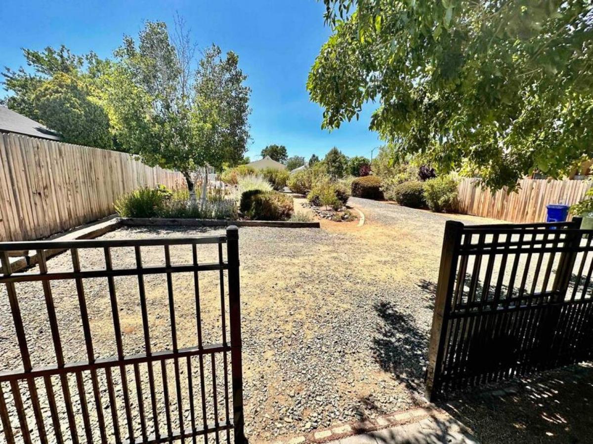 The Virginia Blue Walk To Downtown Prescott - Housity