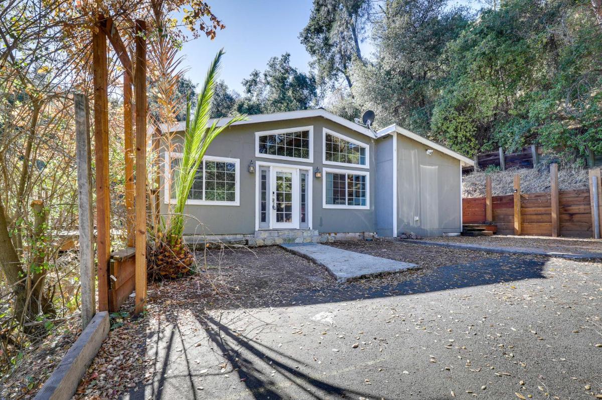 Peaceful Lower Lake Home about 5 Mi to Clear Lake! - Housity